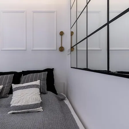 Premium With Air Conditioning, Heart In Cracow Apartman *