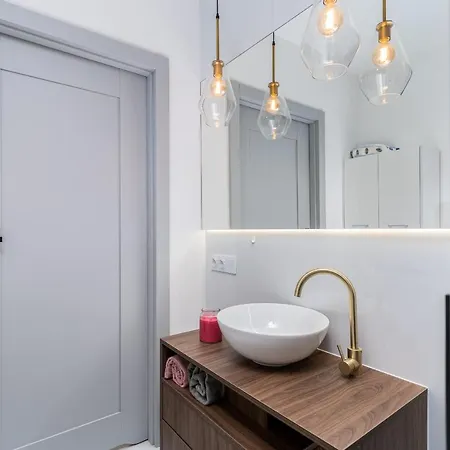 Premium With Air Conditioning, Heart In Cracow Apartman *