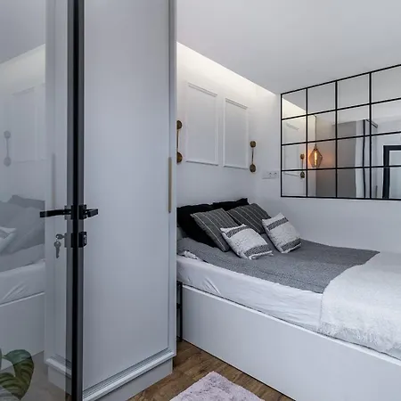Premium With Air Conditioning, Heart In Cracow