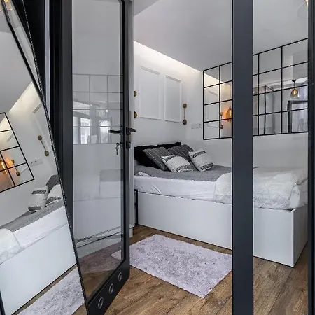 Premium With Air Conditioning, Heart In Cracow